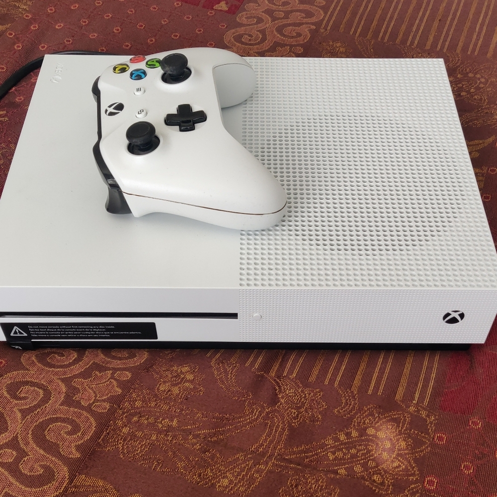 Xbox Gaming Console with Wireless Controller - White